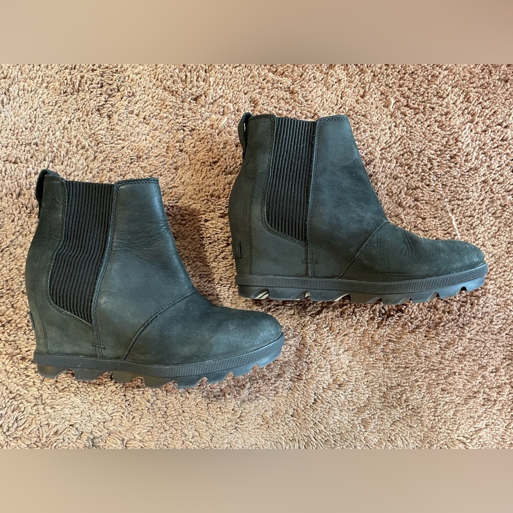 SOREL ‘Joan of Arc’ Wedge II Chelsea Boots, Women’s 5.5